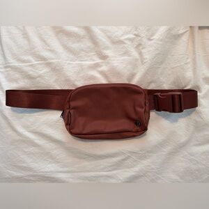 Lululemon Athletica, Everywhere Belt Bag 1L - Terra Orange